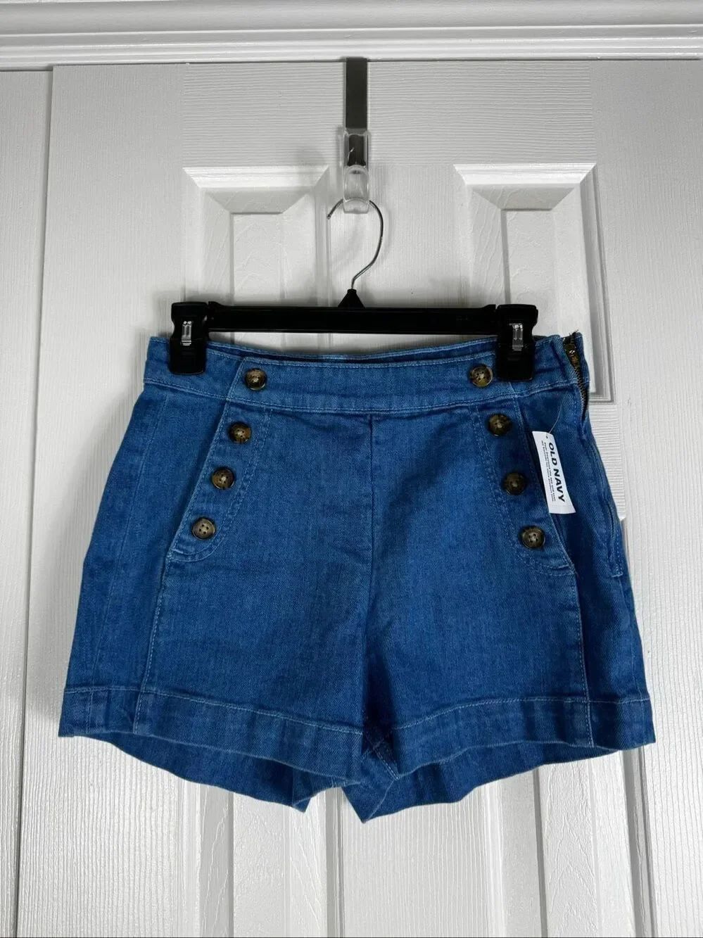 NWTโOld Navy Womens OG Straight Shorts Size 4